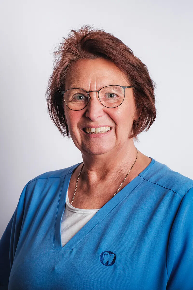 Zahntechnikerin und Zahnmedizinische Fachangestellte